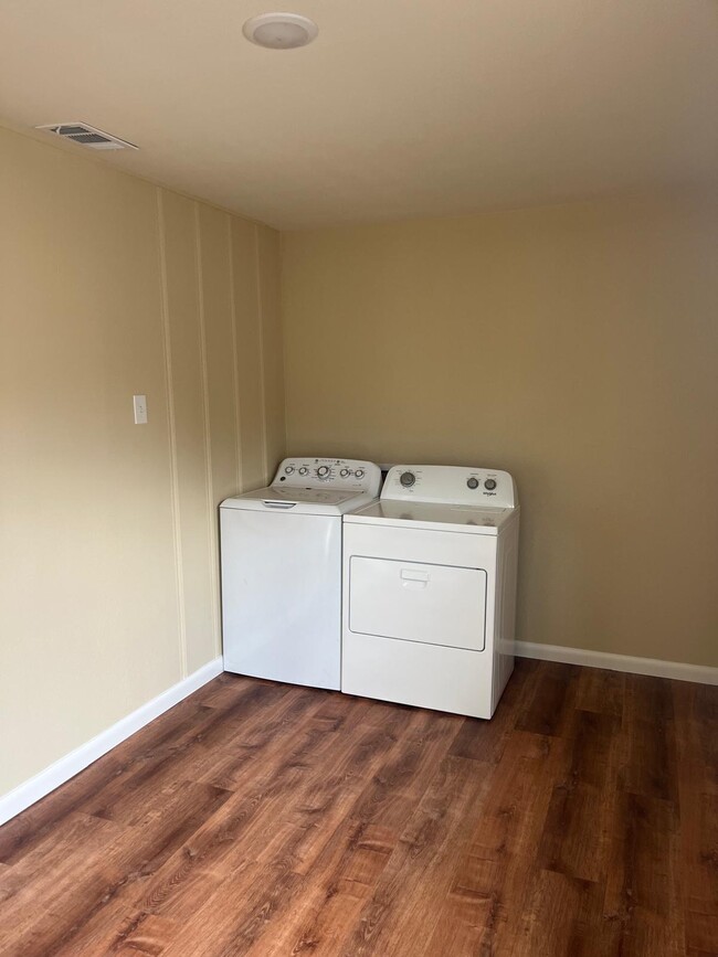 Washer and dryer - 700 Nyssa Ave