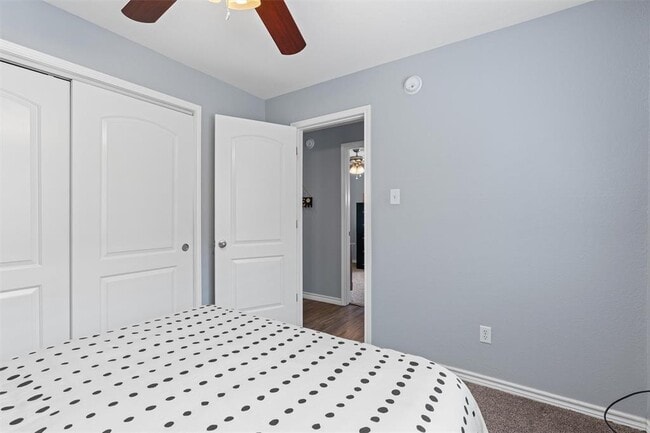 Building Photo - 226 Claris Ln