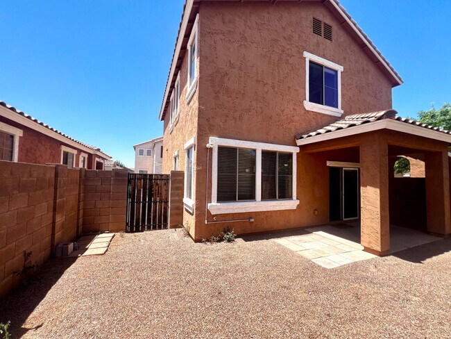 Building Photo - 879 E Stottler Dr