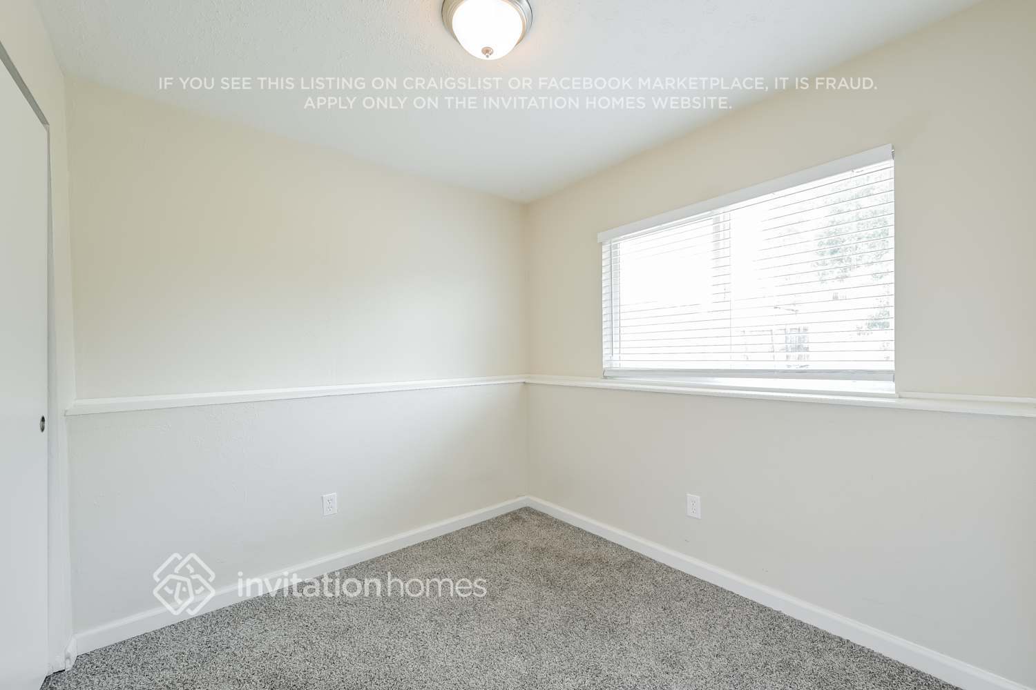 Building Photo - 1240 W 135th Dr