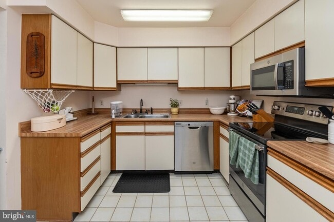 Building Photo - 4905 Colonel Addison Pl