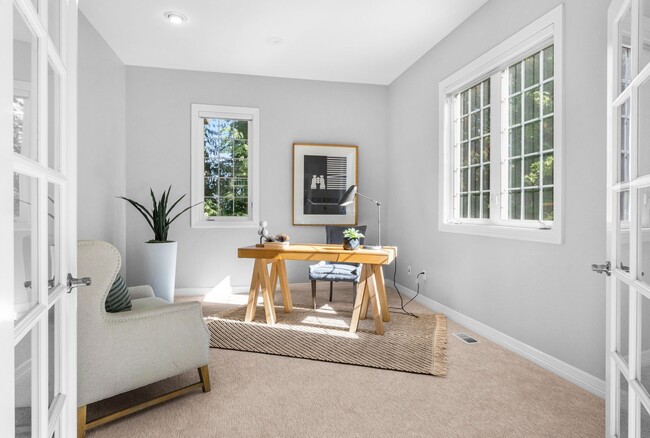 Building Photo - Luxury 4 bed 4 bath home in Lakemont, Bellevue