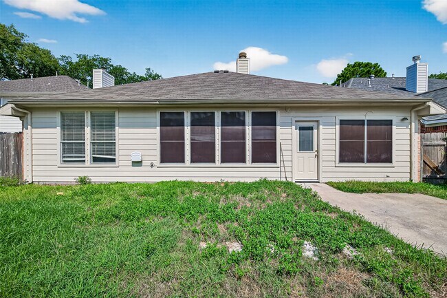 Building Photo - 2143 Mossy Trail Dr