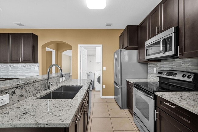 Building Photo - 2641 SW 120th Terrace