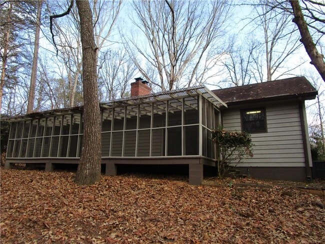 Building Photo - 3730 Newport Dr