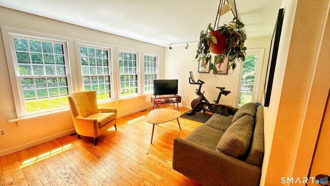 Building Photo - 205 Pequot Trail
