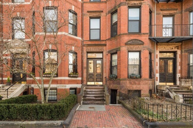 Building Photo - 342 Commonwealth Ave