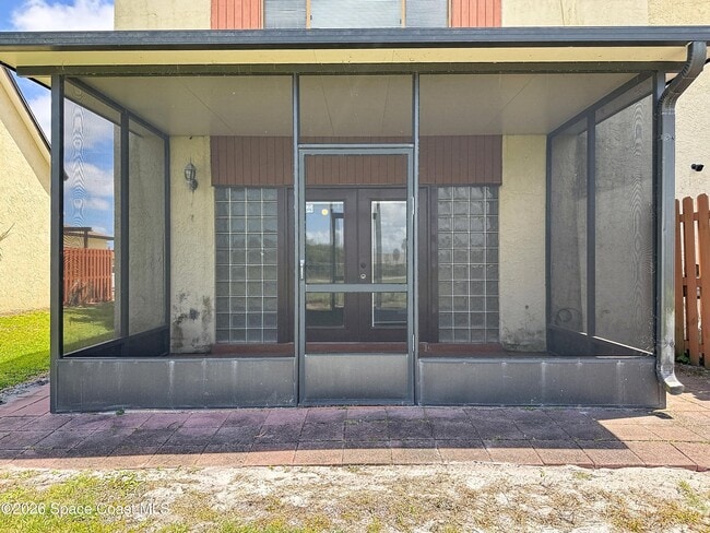Building Photo - 48 Bogart Pl