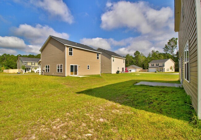 Building Photo - 711 Mill Creek Cir