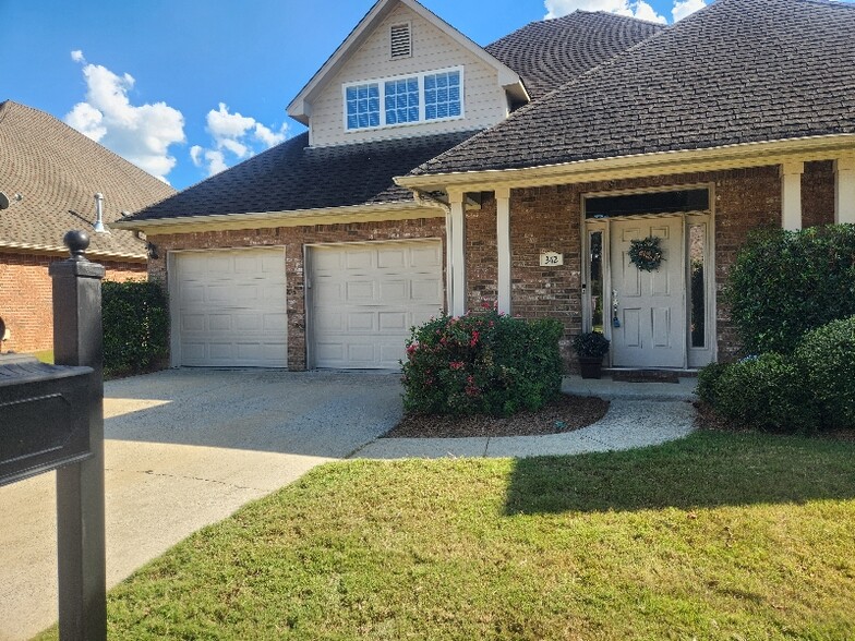 Building Photo - 342 Creekside Ln