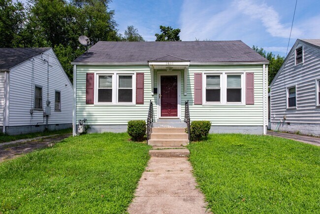 Building Photo - Charming 2-Bedroom Home with Bonus Attic S...