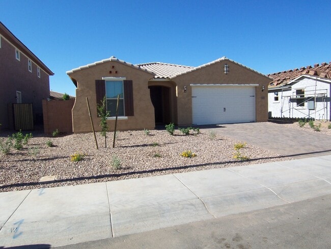 Building Photo - Gilbe Single Story 4 Bedroom