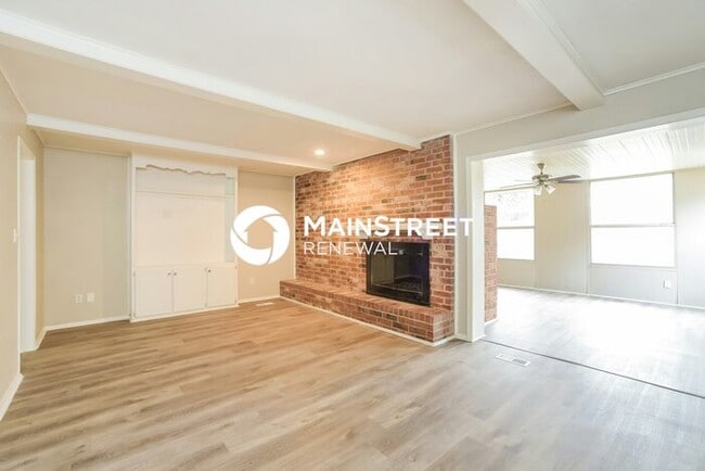 Building Photo - 3 Bedroom Pet-Friendly Home in OKLAHOMA CITY, OK with Main Street Renewal