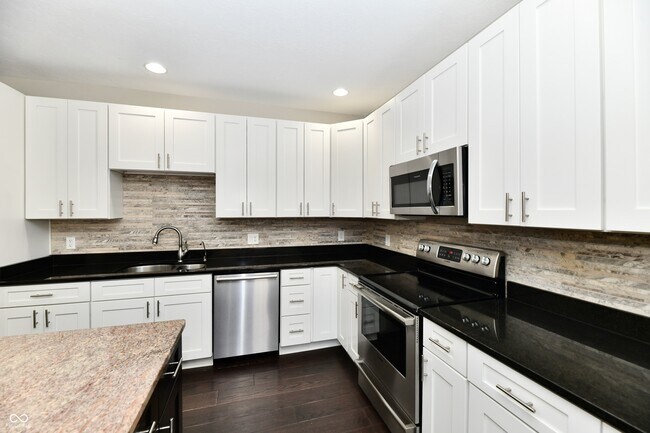 Building Photo - 8555 One W Dr