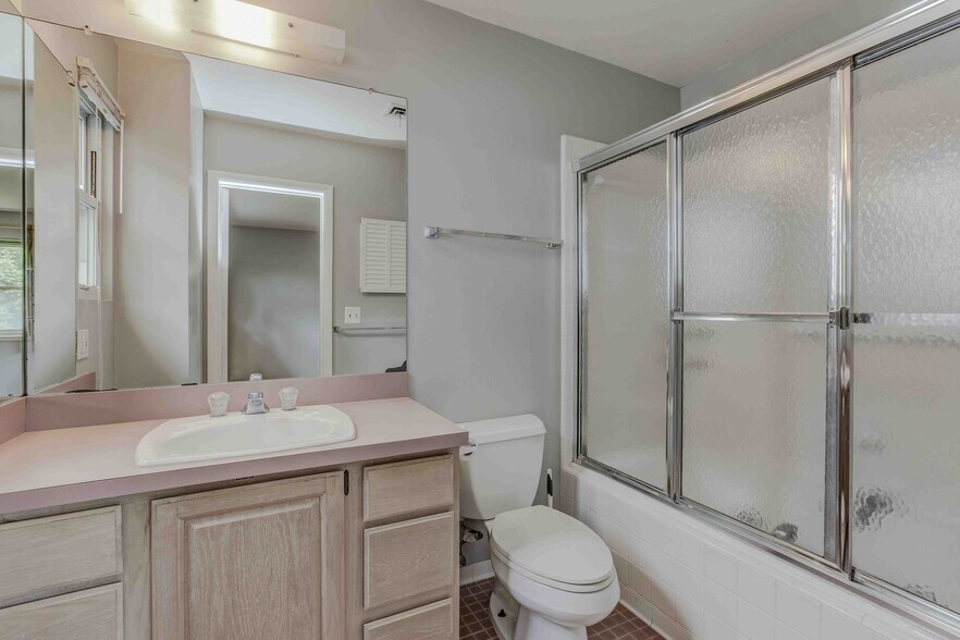 Building Photo - 3215 Brooklawn Ter