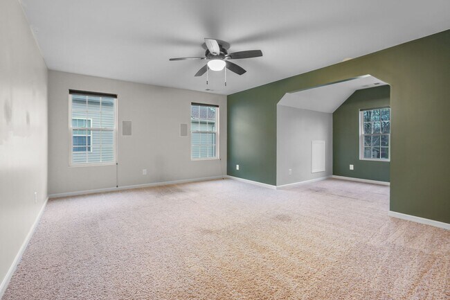 Building Photo - 2040 Towering Oaks Drive