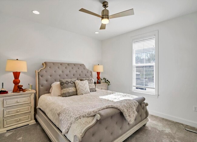 Building Photo - 175 Christian Dr