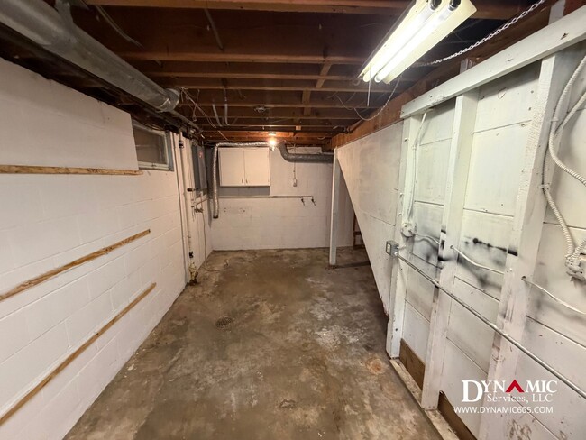 Building Photo - Updated 4+ Bedroom, 2 Bathroom House By Augustana University