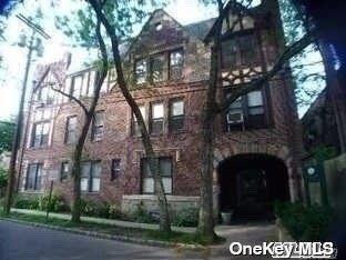 Building Photo - 1 Hillside Ave