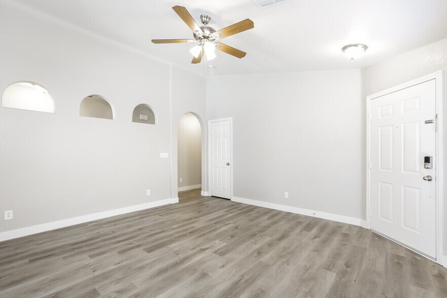 Building Photo - 6531 Duck Hill Springs Dr