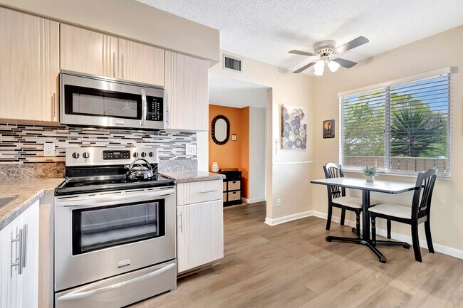 Building Photo - 14376 Amberly Ln