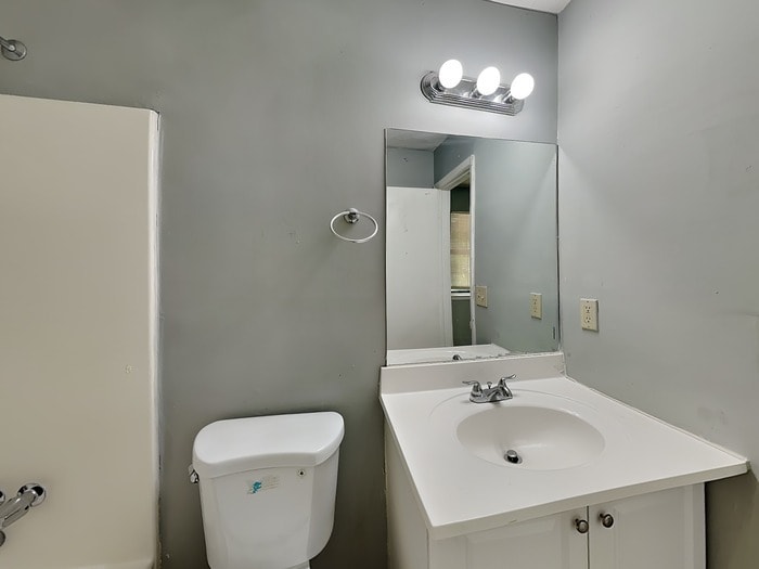 Building Photo - 2093 Drake Ct