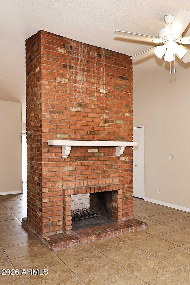 Building Photo - 5138 W Vogel Ave