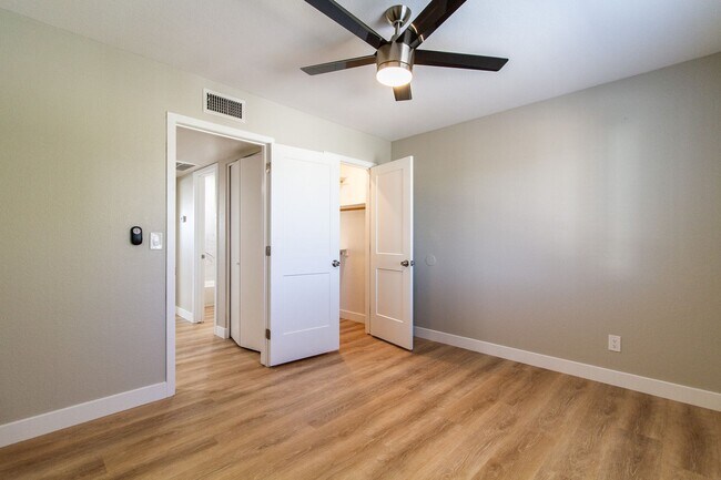 Building Photo - North East Mesa 3 bed 2.5 bath - Beautiful Interior Remodel!! AVAILABLE NOW!