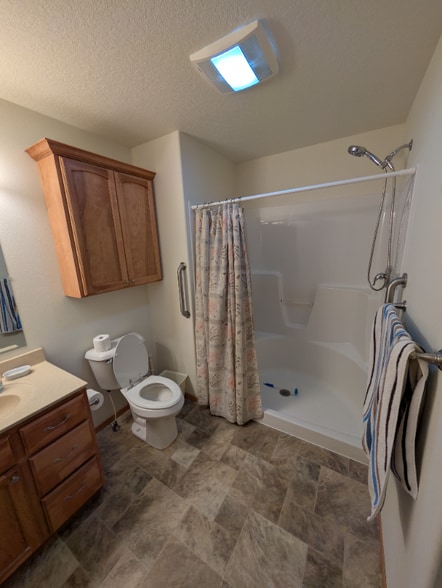 Building Photo - 2303 Damon St