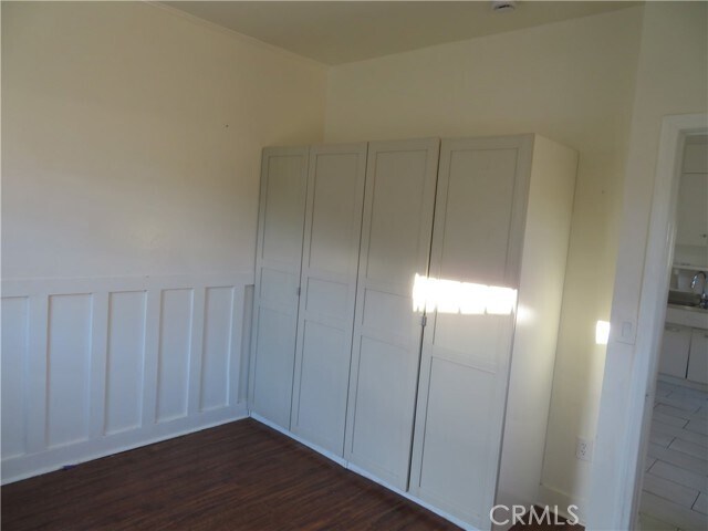 Building Photo - 3923 Normandie Ave