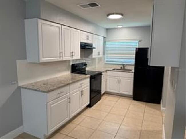 Building Photo - 2/1 in Groveland