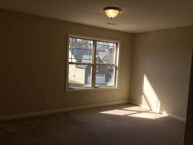 Building Photo - Beautiful Home in West Knoxville