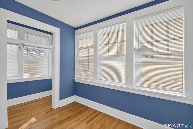 Building Photo - 1442 Wood Ave