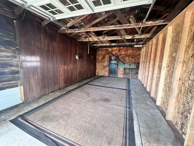 Building Photo - Fully Updated Home in San Leandro Available for Rent!!