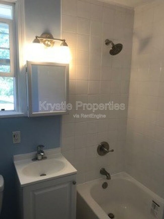 Building Photo - 7 Rodgers St