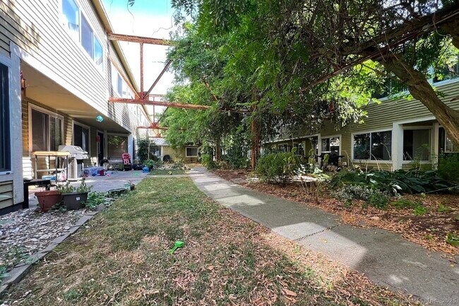 Building Photo - 1 Front St