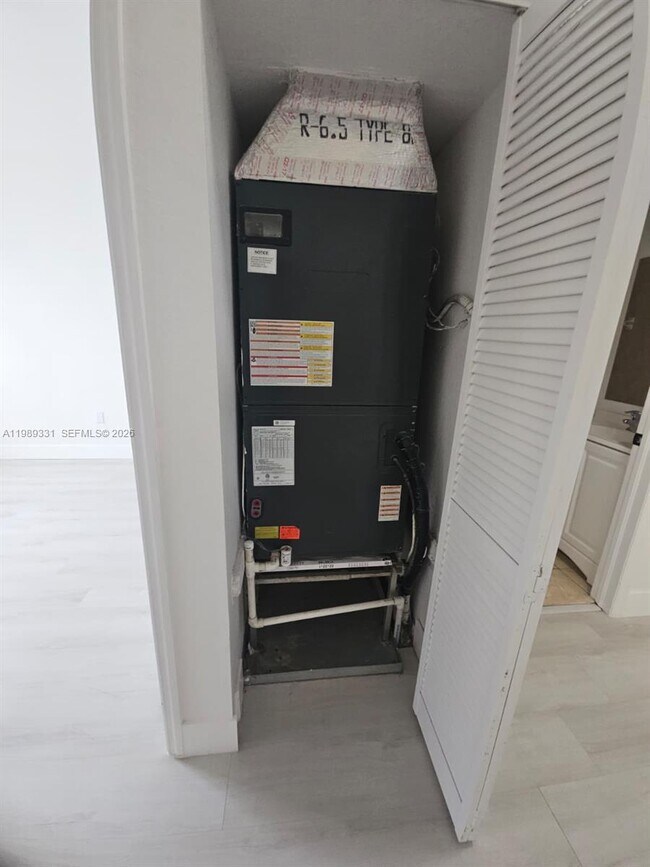 Building Photo - 10919 SW 182nd Ln