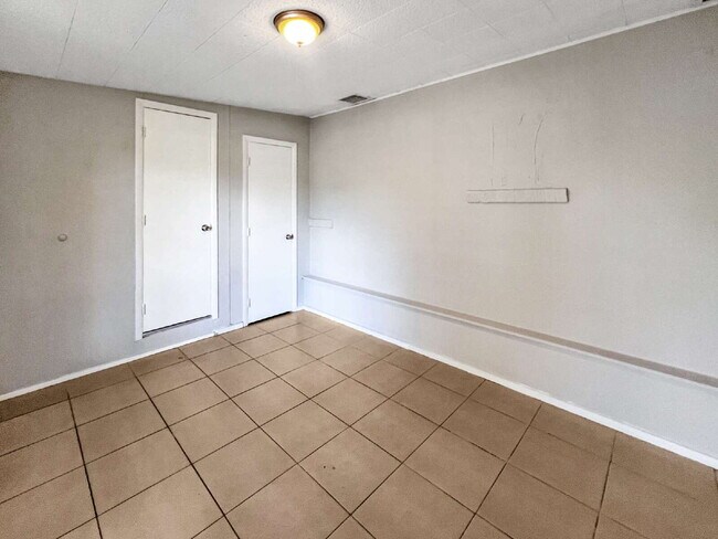 Building Photo - 9861 Orange River Blvd