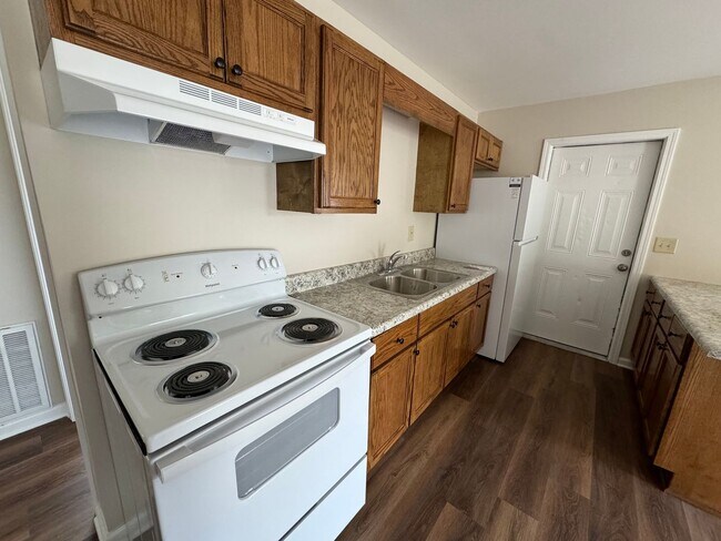 Building Photo - Wadsworth Apartments