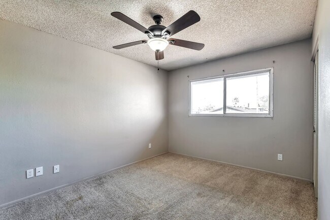 Building Photo - 3511 S Alder Dr