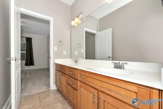 Building Photo - 4706 Old Maple Ct