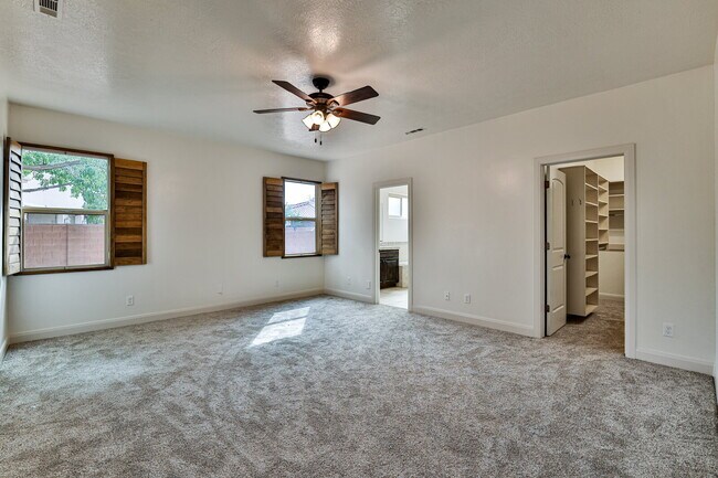 Building Photo - 2478 E Springs Dr