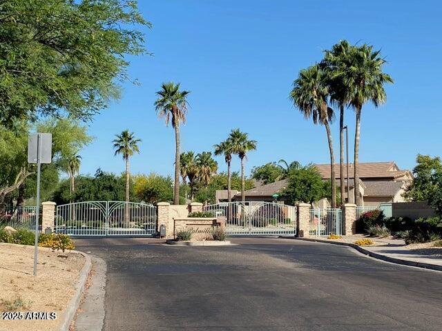 Building Photo - 13508 W Alvarado Dr