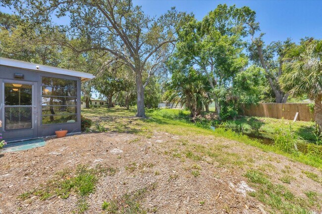Building Photo - BENEVA & CLARK RD / VILLA
