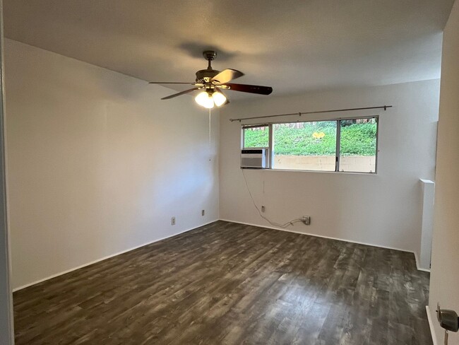 Building Photo - 4/2 SF Home in Royal Kunia!