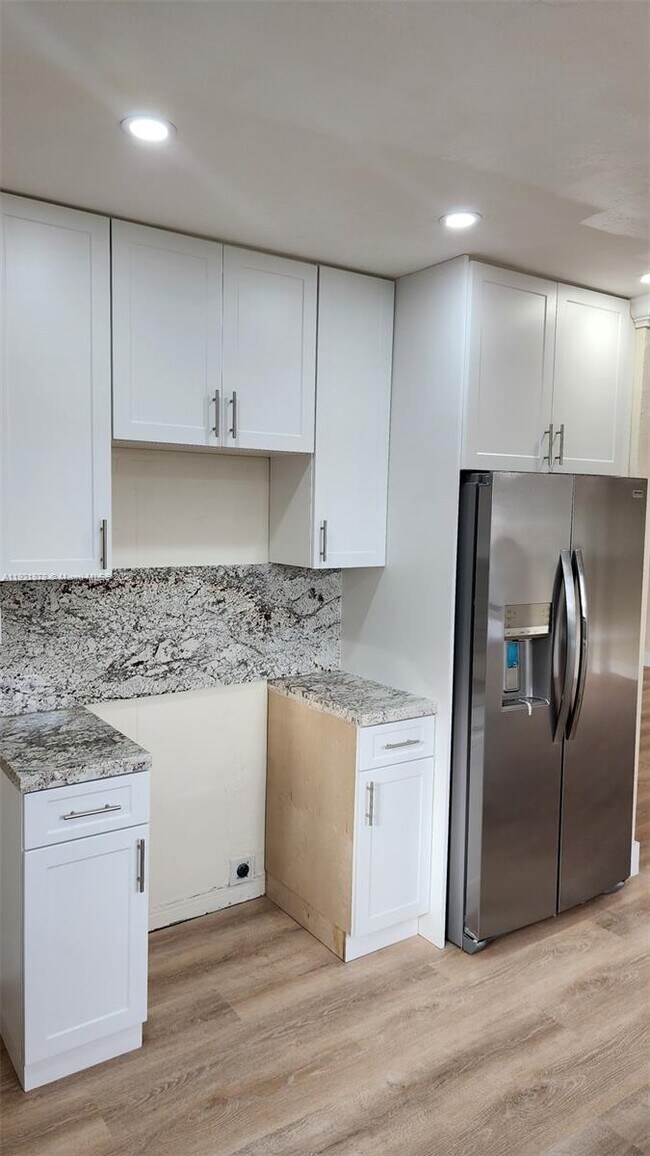 Building Photo - 8010 SW 16th St