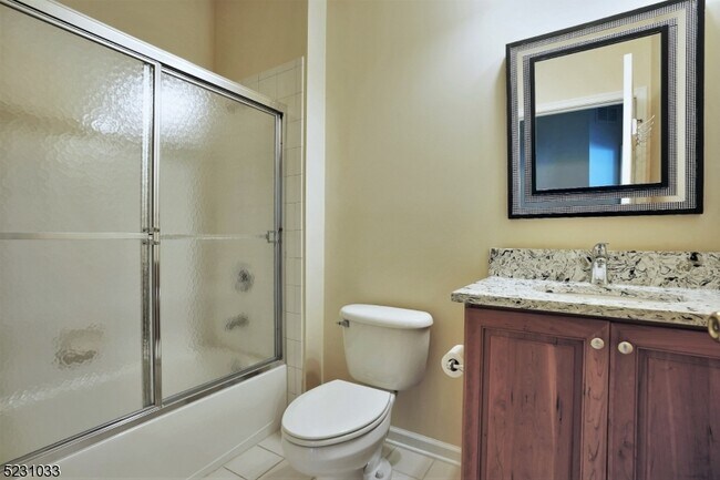 Building Photo - 13 Taft Ln