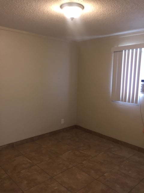 Building Photo - 2139 W Glenrosa Ave