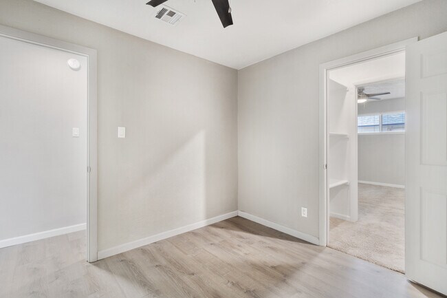 Building Photo - 2612 W Pierson St