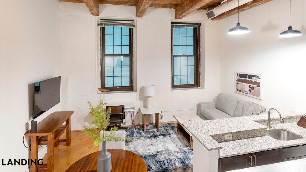 Building Photo - 121 S Fremont Ave